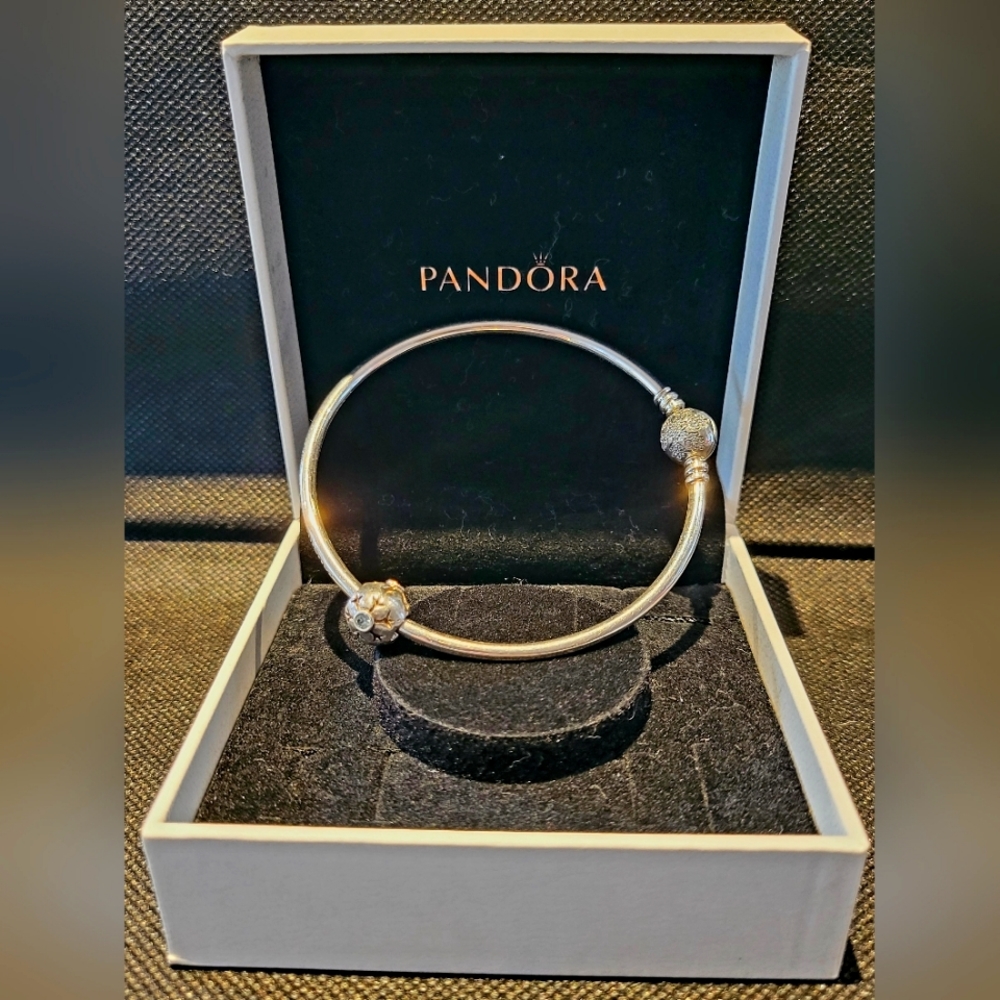PANDORA Snowflake Bangle & Charm Bracelet Set + Care Kit